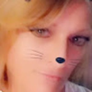 Meet your Posher, Mona